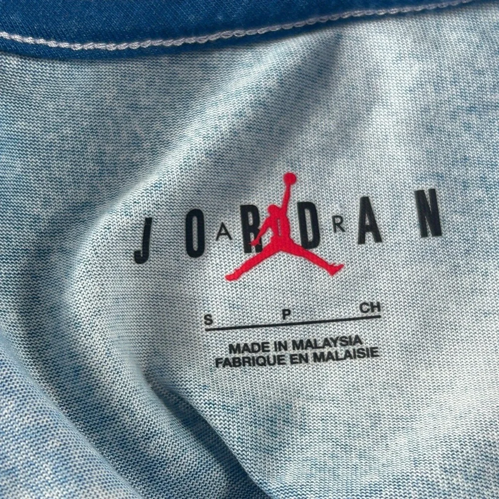 Jordan Men Blue Cloud Dye Graphic T-Shirt FB7448-412 Size Small Short Sleeve NWT